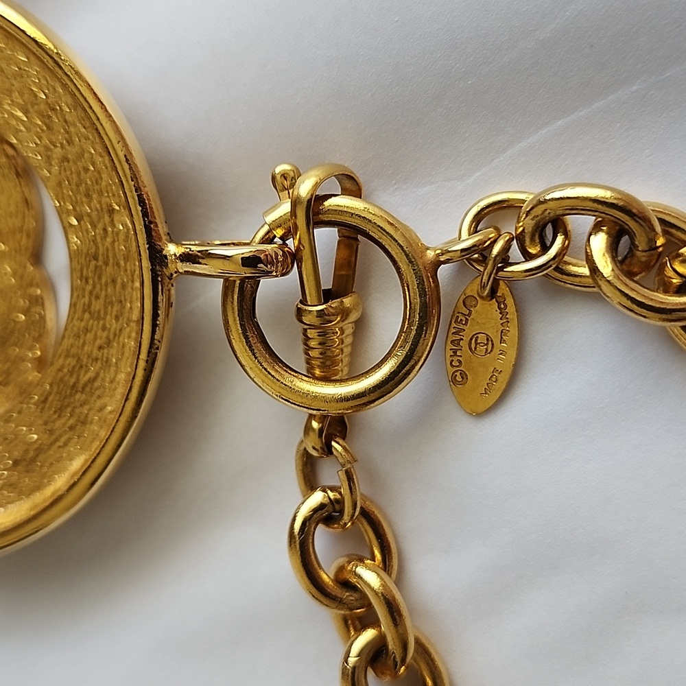 Authentic Vintage CHANEL Logo Pendant Necklace Gold - Picture 10 of 13